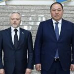 Віктор Майко і Єрмухамбет Конуспаєв. Фото gov.kz