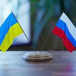 Флаги России и Украины