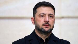 2025-11-17T125307Z_741427822_RC2CYHAFXUU6_RTRMADP_3_UKRAINE-CRISIS-FRANCE-MACRON-(1)