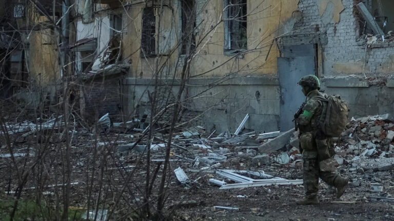 28e8239255e23fb81161ba9deef781eb8548693011a48b9baf6e114166c56cc3