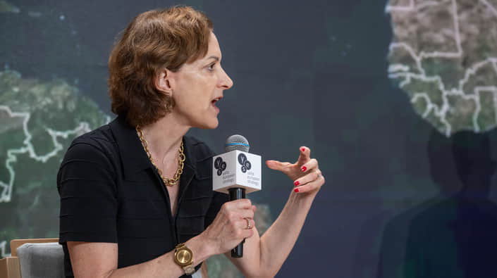 d2d0372-anne-applebaum-705