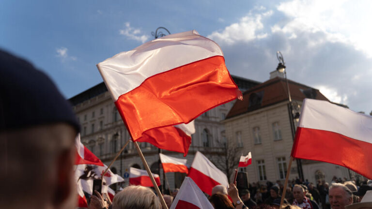 fd7cd8613d8402350ccc1c6ee27d026ff1d42ec74a0ace668b5705b80959fed17c03e0